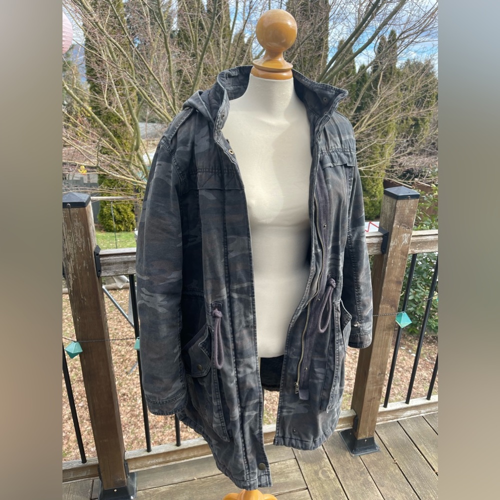 American Eagle Jacket camo print
